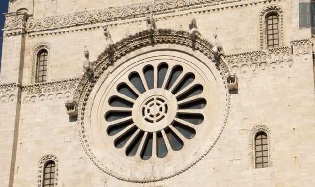 La sobriet del romanico pugliese?:  un falso d'autore: fu inventata nel Novecento